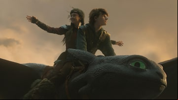 Astrid (Nico Parker), Soluço (Mason Thames) e o dragão Banguela em cena do live-action de 'Como Treinar o Seu Dragão'. Foto: Universal Pictures/Divulgação